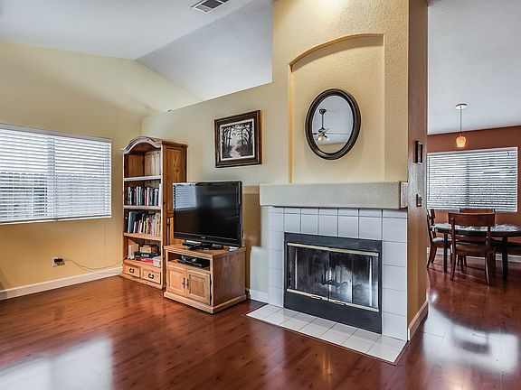 3rd image of 1731 Poppy Dr
