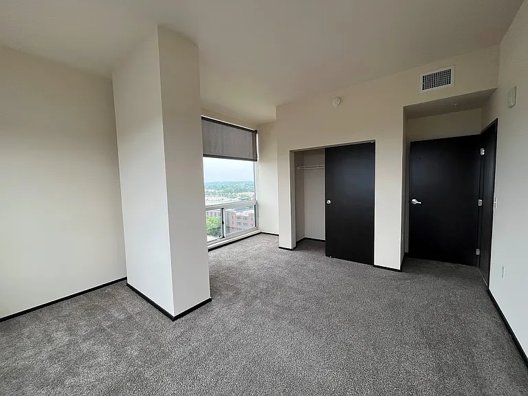Galaxie High Rise Apartments — Photo 146