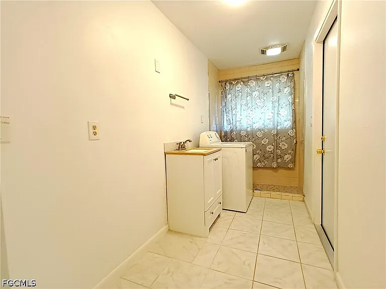 1326 SE 23rd Ter — Photo 15