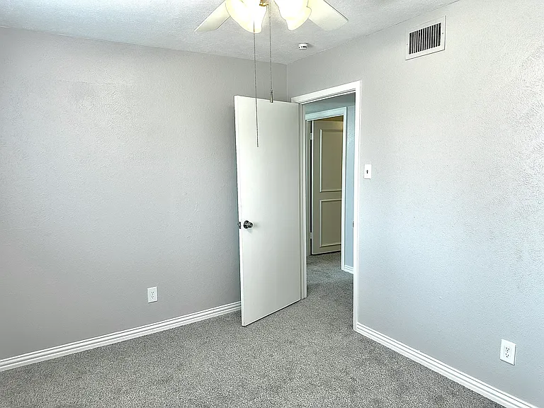 4304 Jenny Ln — Photo 18