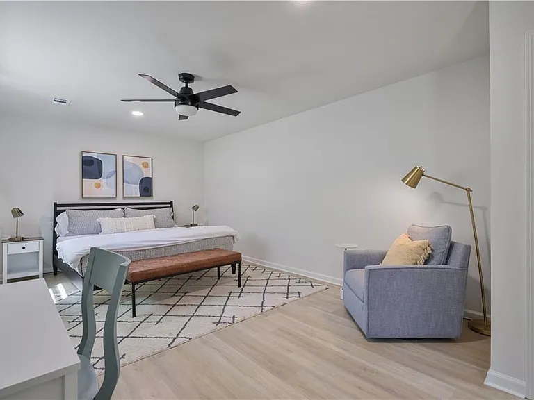 677 Hillandale Cir SW — Photo 26