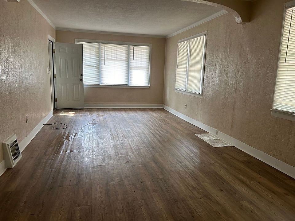 1st image of 11 17th St N #8530049E9