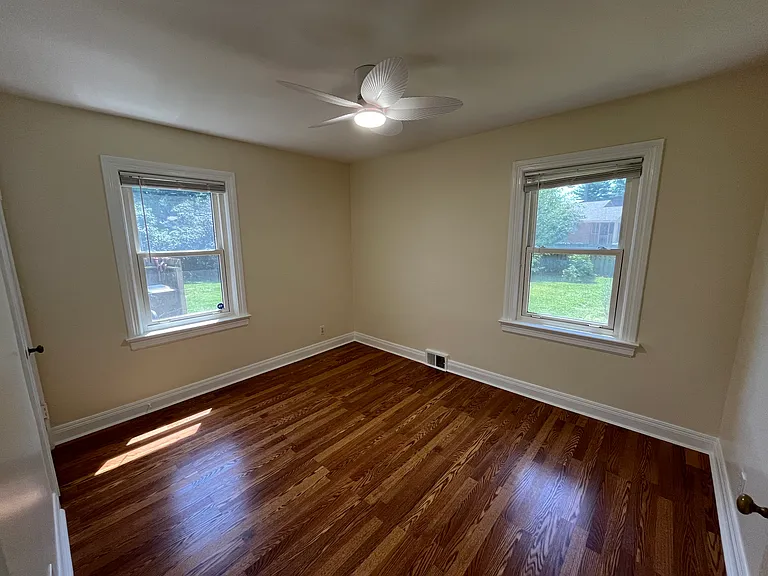 8212 Whipps Mill Rd — Photo 12
