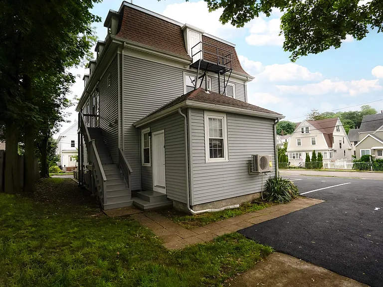 293 Fayette St — Photo 11