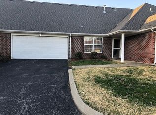 8604 Summertree Ln, Louisville, KY 40291
