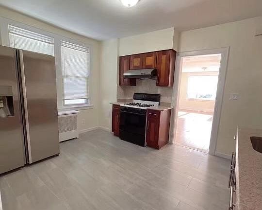 3rd image of 149 20th Ave Floor 2