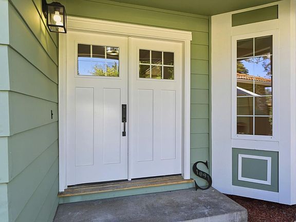 2nd image of 1091 Colette Dr