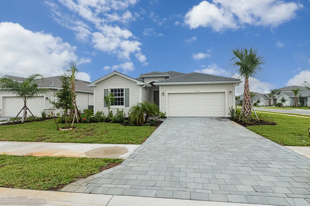 4 bed, 2032 sqft, $3,300 — Photo 1
