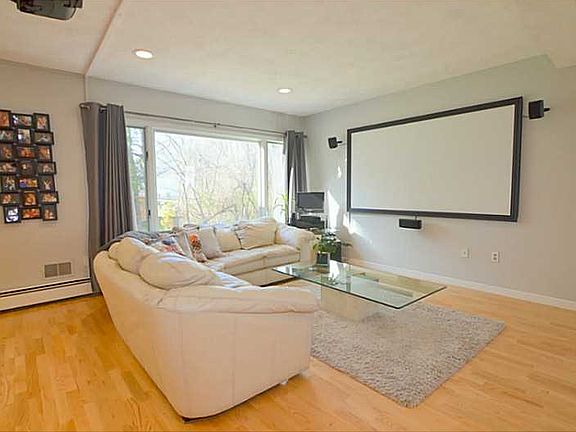 5th image of 100 Hoffman Ave APT 17