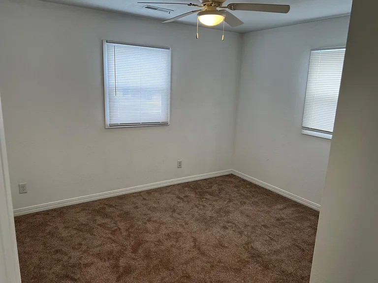 1315 N Wabash Ave — Photo 5