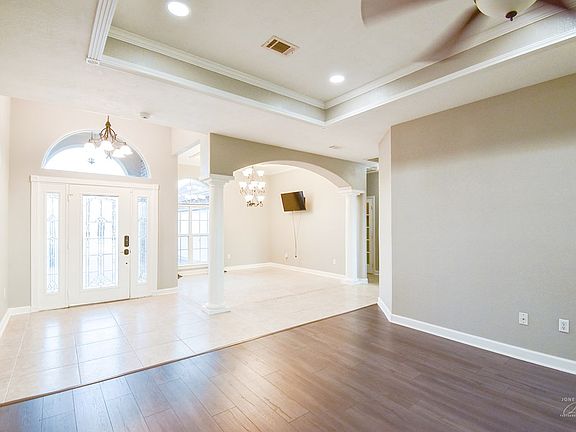 2nd image of 3945 Lake Arthur Dr