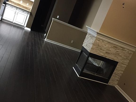 2nd image of 1418 Hillcrest Dr #1