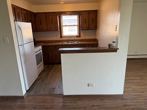 1666 Harbor Ave Photo 1