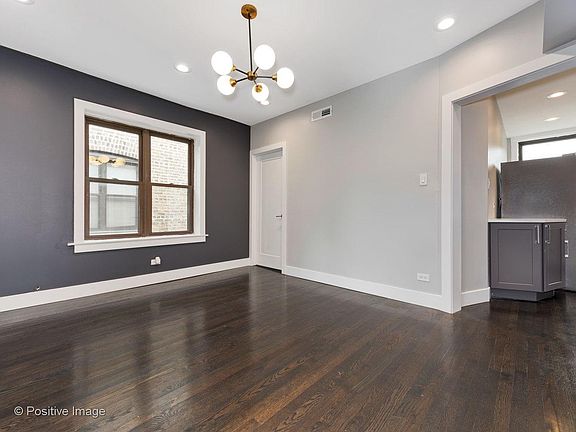 5th image of 3247 N Damen Ave