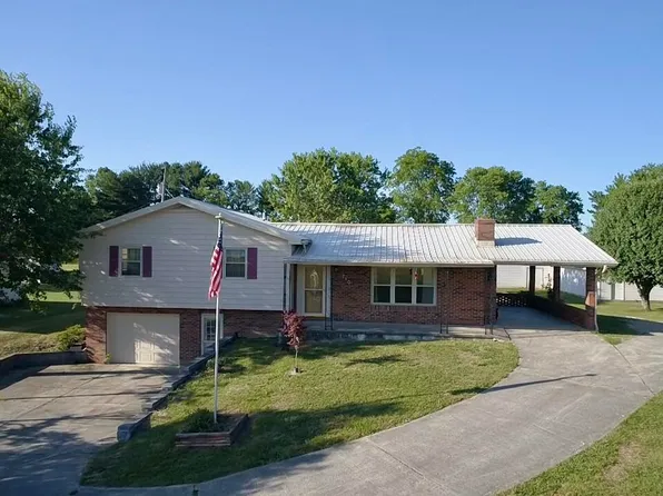 710 W Railroad St, Stanton, KY 40380