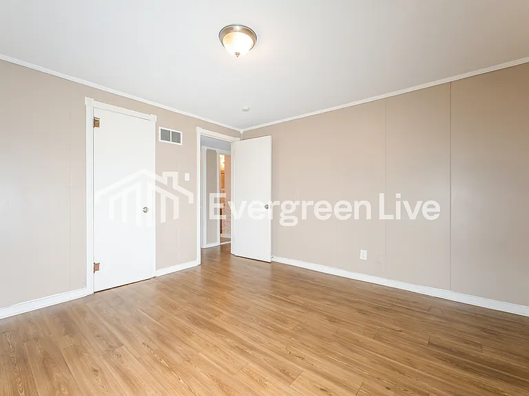 333 Foster Rd — Photo 10