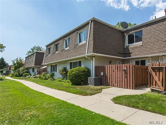 2nd image of 215 Storm Dr