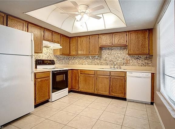 5th image of 26986 Spanish Gardens Dr