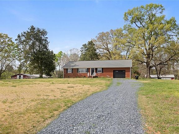 4th image of 1561 Handy Rd