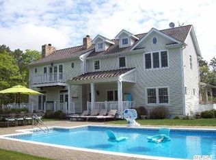 6 Rosebud Ln, East Quogue, NY 11942