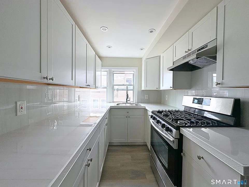 13 Bartlett St #2