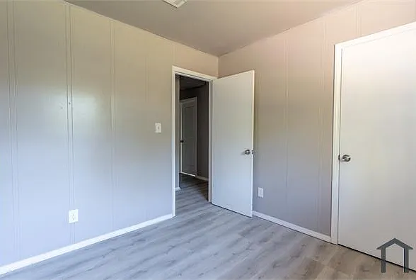 3721 Parkwoods Ln — Photo 15