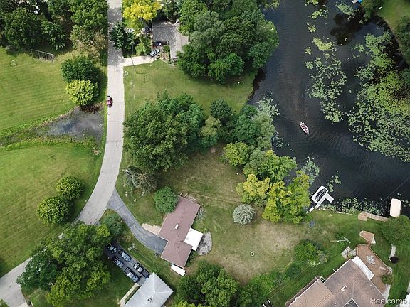 3rd image of 3306 Indianview Dr