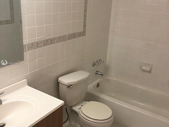 4th image of 395 NW 177th St APT 106