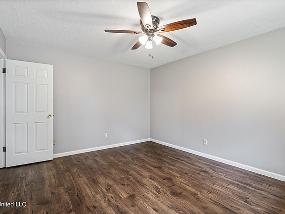 5th image of 2194 Coral Hills Dr
