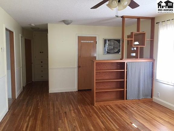 3rd image of 230 E Forest Ave
