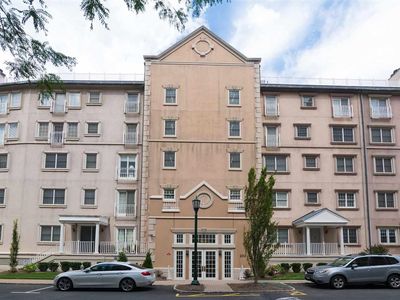 203 Shearwater Ct W APT 33, Jersey City, NJ, 07305