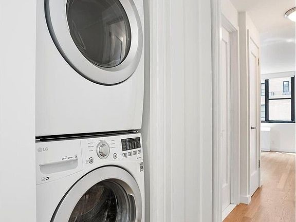 5th image of 330 W 58th St APT 16A