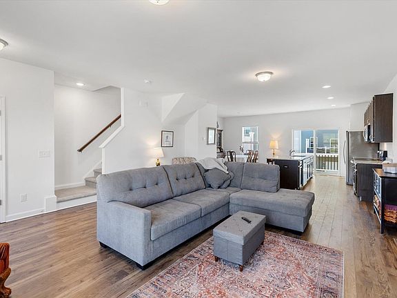 4th image of 3004 Deptford St