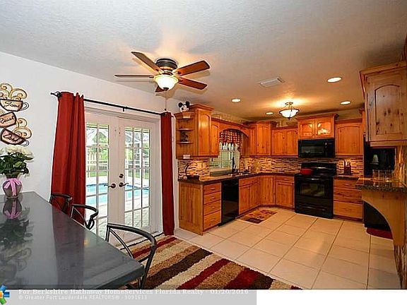 3rd image of 515 NW 108th Ave