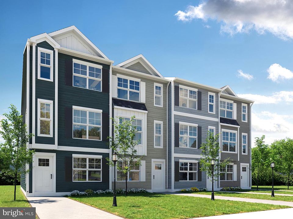 1st image of 703 Bur Oak Ct #123