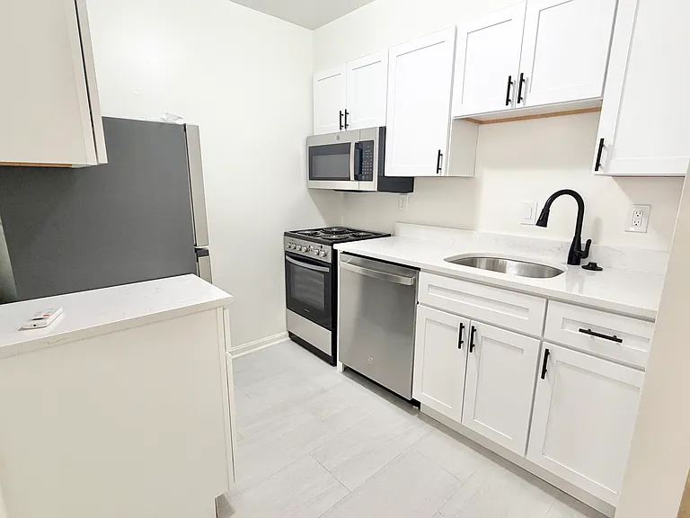 1811 Biltmore St NW #A — Photo 9