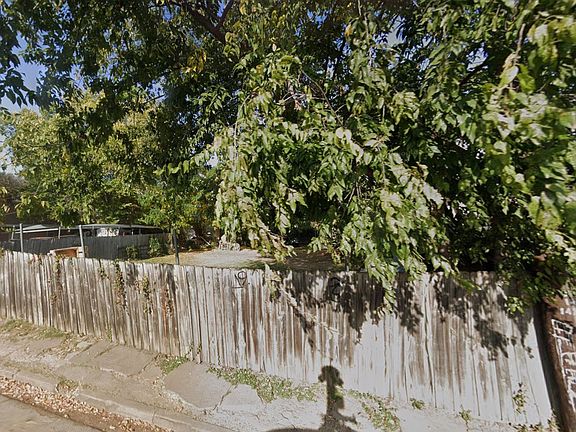 4th image of 2911 Douglas Ave