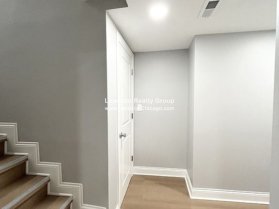 3rd image of 901 W Agatite Ave #G