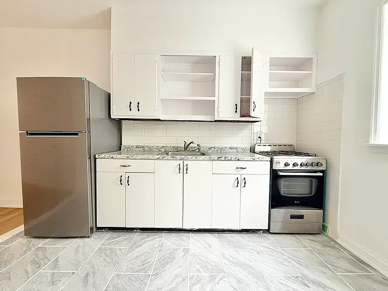1172 Saint Marks Ave #1R — Photo 8