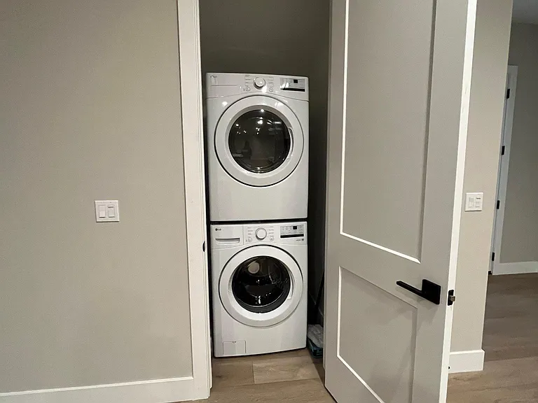 4064 Hillside Dr #1 — Photo 11