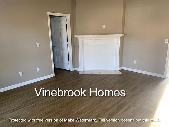 3rd image of 3638 Woodcock Dr