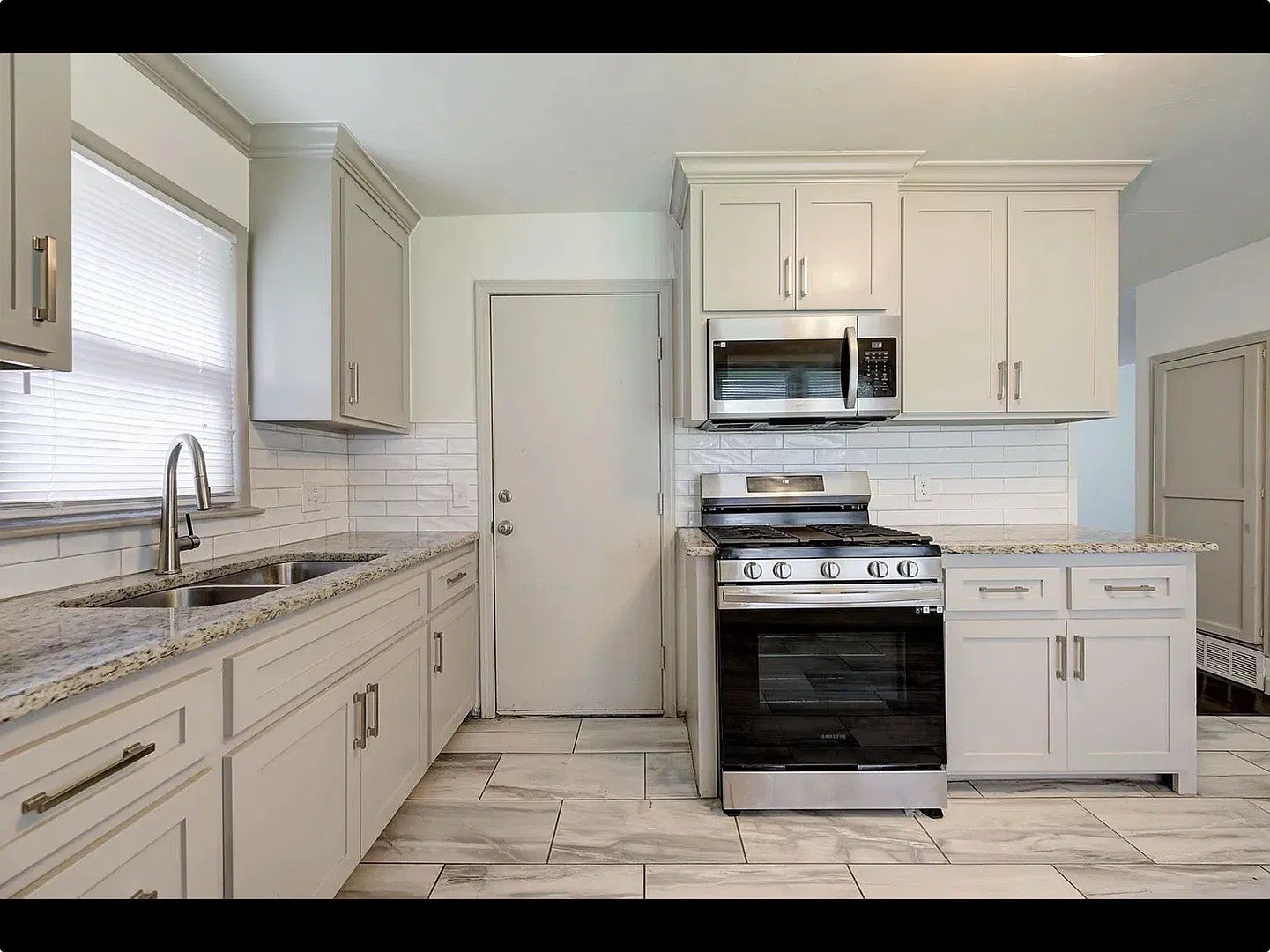 625 E Hill — Photo 3
