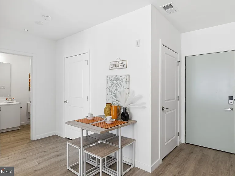 915 N Broad St #301 — Photo 9