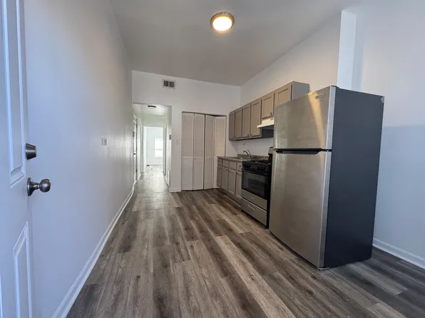 200 N California Ave #2-R, Chicago, IL 60612