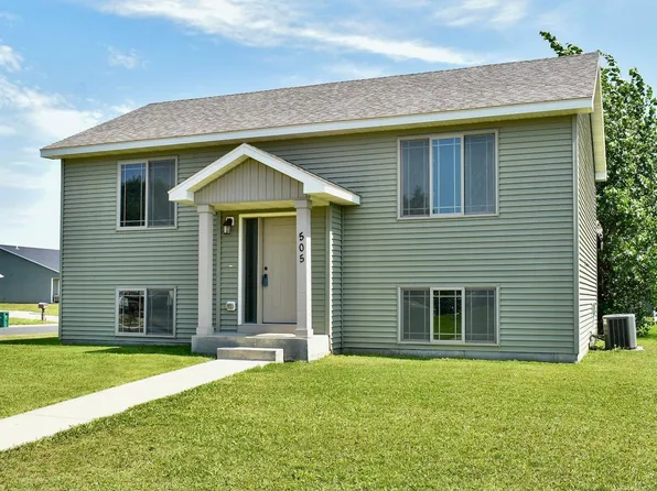 505 Brook Ave, Saint Charles, MN 55972