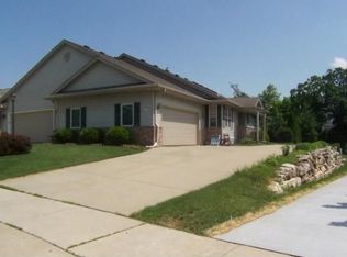 2707 Sandra Ln, Waukesha, WI 53188