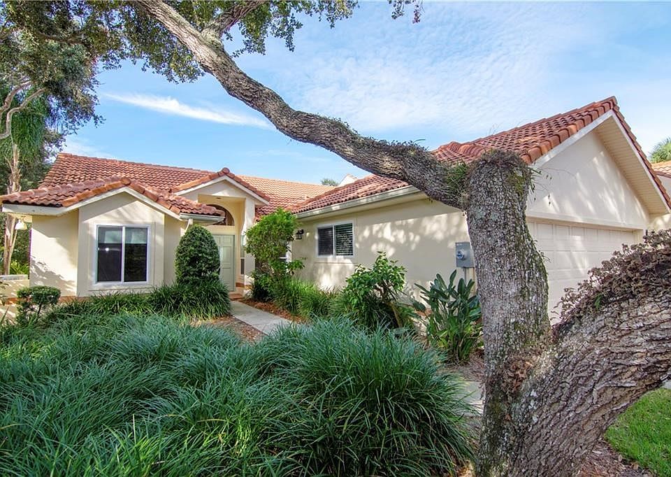 209 N Carmel Ct