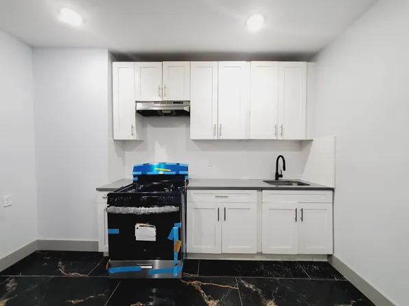 206 Myrtle Avenue image 1 of 6