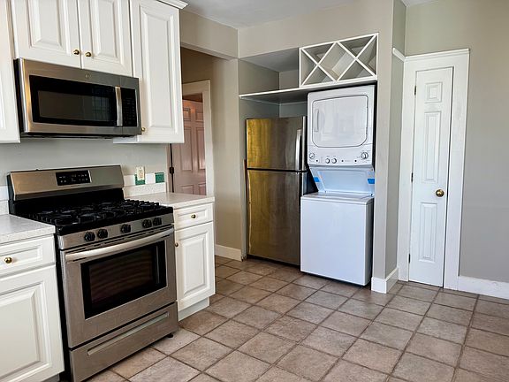 3rd image of 84 Washington St #2