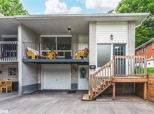 26 A Lount St, Barrie, ON L4M3E1